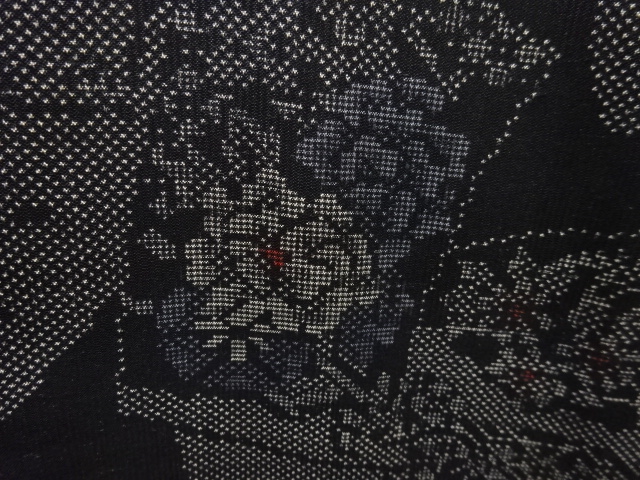 JAPANESE KIMONO / ANTIQUE KIMONO / SILK / DORO OSHIMA TSUMUGI / WOVEN FLOWER / 5MARUKI